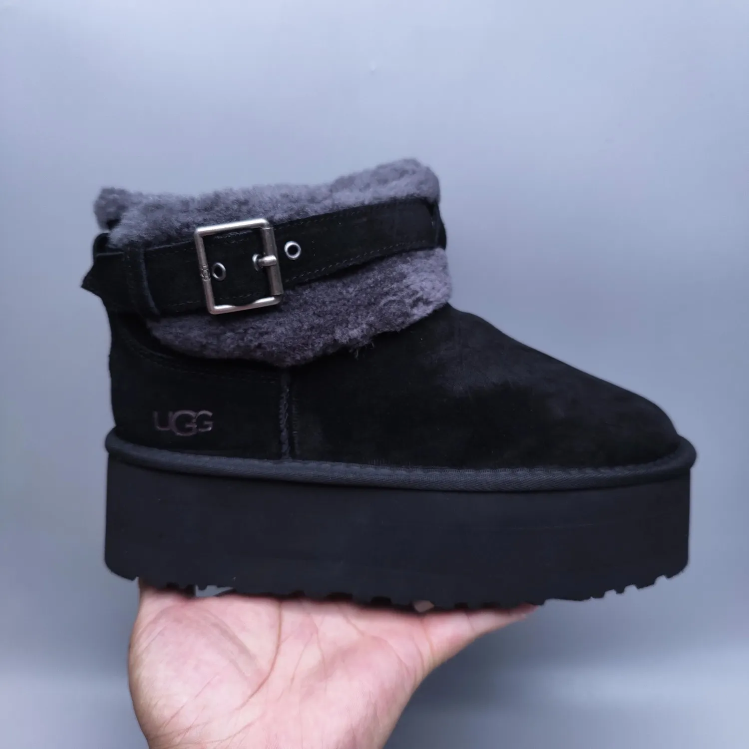 💰560 UGG sheepskin all-in-one snow boots 4041 5 cm thick sole with increased height, suede belt buckle, trendy winter style, color: maroon, black, matching size: 35-41